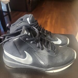 Nike Boy's Black Basketball Shoes